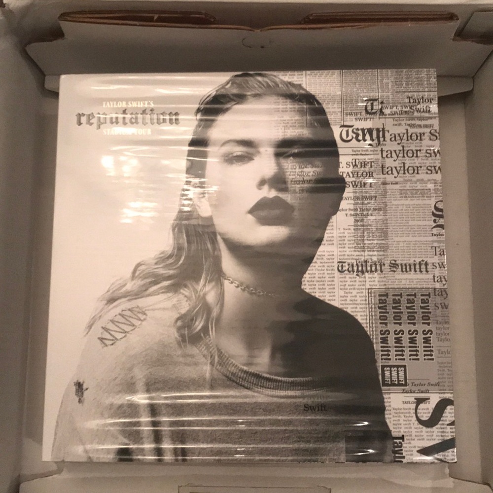 UNOPENED Taylor Swift VIP Box Reputation Tour